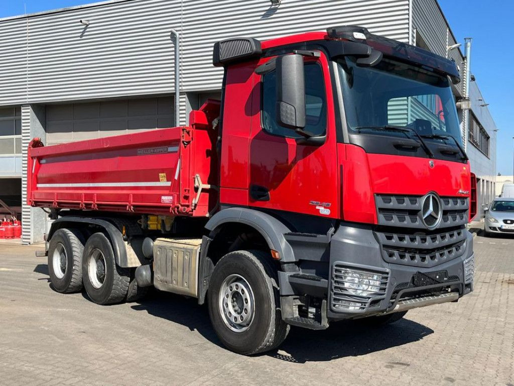 Mercedes-Benz Arocs 2648 6x4 3-Achs Kipper Bordmatik - شاحنة قلاب: صورة 2 Mercedes-Benz Arocs 2648 6x4 3-Achs Kipper Bordmatik - شاحنة قلاب: صورة 2