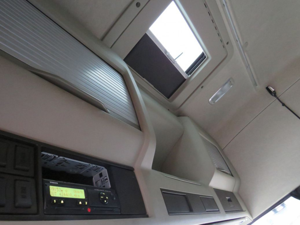 VOLVO (S) Truck FM 380 Pritsche LBW LBW 2to Tautli.+Edscha - شاحنة ذات ستائر جانبية: صورة 3 VOLVO (S) Truck FM 380 Pritsche LBW LBW 2to Tautli.+Edscha - شاحنة ذات ستائر جانبية: صورة 3