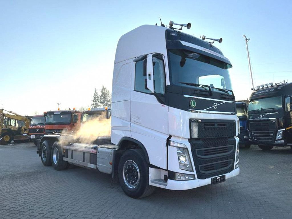 Volvo FH 500 6x2 Abrollkipper Funkfernbedienung - شاحنة برافعة خطافية: صورة 2 Volvo FH 500 6x2 Abrollkipper Funkfernbedienung - شاحنة برافعة خطافية: صورة 2