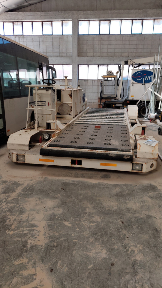 CLT-8 speedloader FMC - محملات الحاويات والمنصات النقالة: صورة 1 CLT-8 speedloader FMC - محملات الحاويات والمنصات النقالة: صورة 1