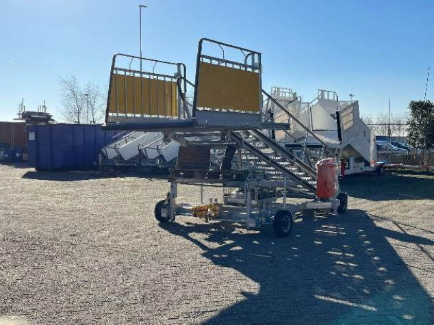 Maintenance Stairs SPS OT-14 - سلالم الطائرة: صورة 3 Maintenance Stairs SPS OT-14 - سلالم الطائرة: صورة 3