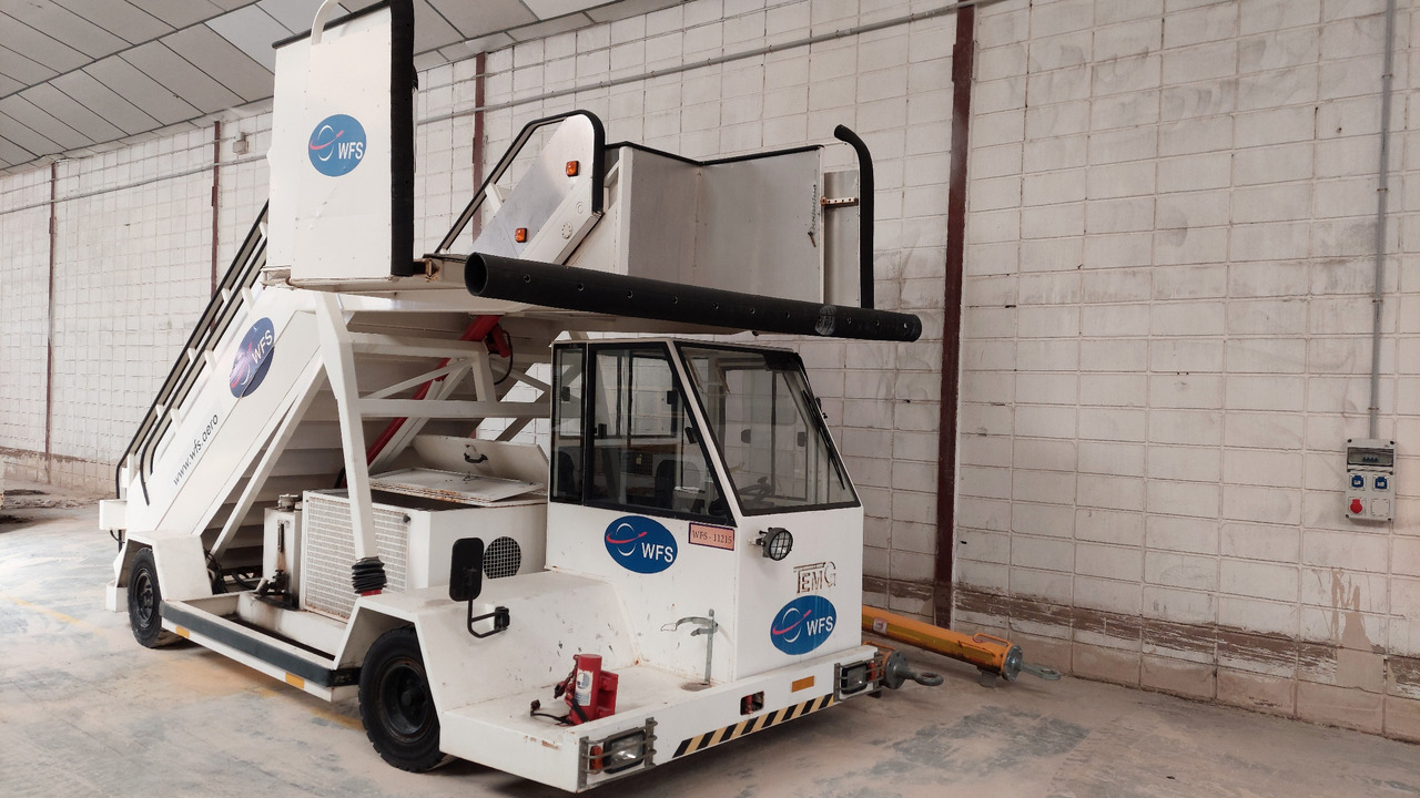 TG-2244 TEMG Passenger stairs - سلالم الطائرة: صورة 1 TG-2244 TEMG Passenger stairs - سلالم الطائرة: صورة 1