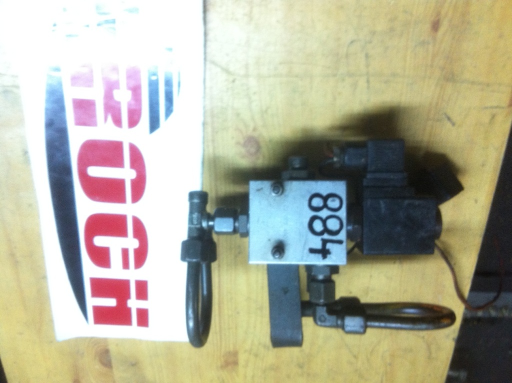 COMATROL 9225008490 + CEWKI 24V 28W - صمام هيدروليكي - آلات الإنشاء: صورة 1 COMATROL 9225008490 + CEWKI 24V 28W - صمام هيدروليكي - آلات الإنشاء: صورة 1