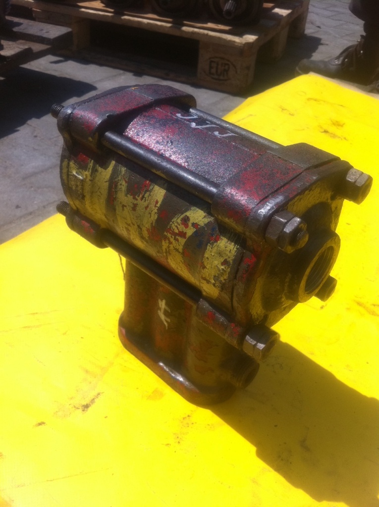 DAF POMPA TŁOCZKOWA - مضخة هيدروليكية - آلات الإنشاء: صورة 1 DAF POMPA TŁOCZKOWA - مضخة هيدروليكية - آلات الإنشاء: صورة 1