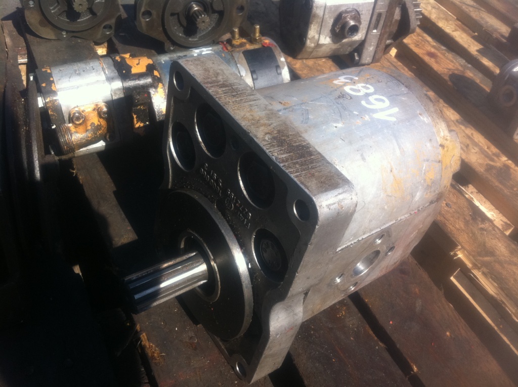 FIAT A250X 6D11 - مضخة هيدروليكية - آلات الإنشاء: صورة 1 FIAT A250X 6D11 - مضخة هيدروليكية - آلات الإنشاء: صورة 1