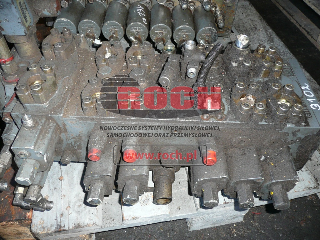 TEREX R901010059 M7-1507-32/7M7-20 6049658 3 611519 - 6 SEKCYJNY + 22437 6064258 - صمام هيدروليكي: صورة 1 TEREX R901010059 M7-1507-32/7M7-20 6049658 3 611519 - 6 SEKCYJNY + 22437 6064258 - صمام هيدروليكي: صورة 1