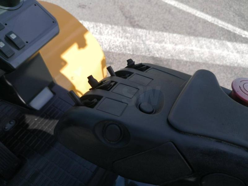 رافعة شوكية تعمل بالغاز Caterpillar GP40N: صورة 12 رافعة شوكية تعمل بالغاز Caterpillar GP40N: صورة 12