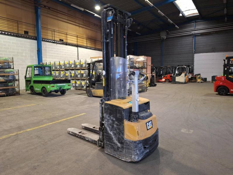 Caterpillar NSP16N2 - آلة تكديس: صورة 1 Caterpillar NSP16N2 - آلة تكديس: صورة 1