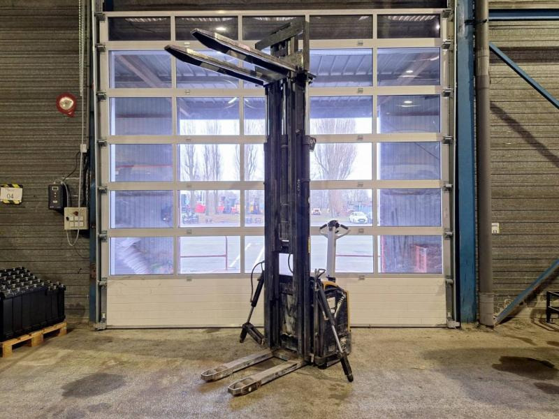 Caterpillar NSP16N - آلة تكديس: صورة 3 Caterpillar NSP16N - آلة تكديس: صورة 3