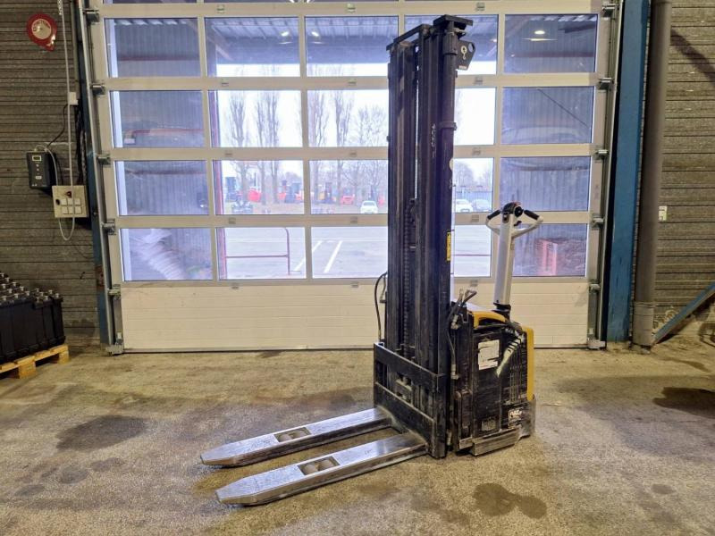 Caterpillar NSP16N - آلة تكديس: صورة 5 Caterpillar NSP16N - آلة تكديس: صورة 5