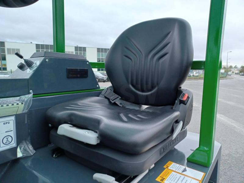 رافعة شوكية للوصول للأماكن الضيقة ب4 اتجاهات Combilift CBE3000: صورة 10