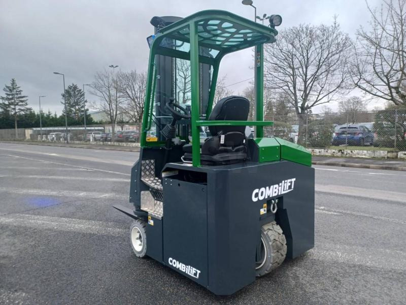 Combilift CBE3000 - رافعة شوكية للوصول للأماكن الضيقة ب4 اتجاهات: صورة 4 Combilift CBE3000 - رافعة شوكية للوصول للأماكن الضيقة ب4 اتجاهات: صورة 4