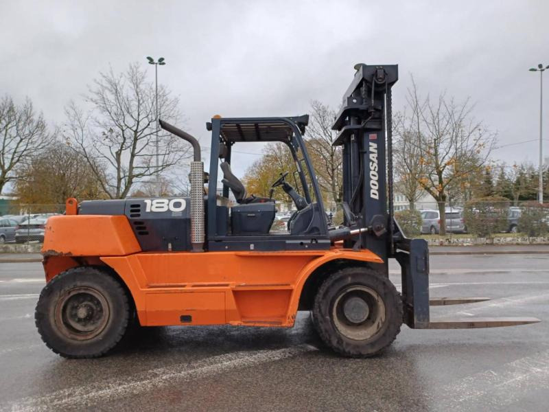 Doosan D1808-S - رافعة شوكية ديزل: صورة 3 Doosan D1808-S - رافعة شوكية ديزل: صورة 3