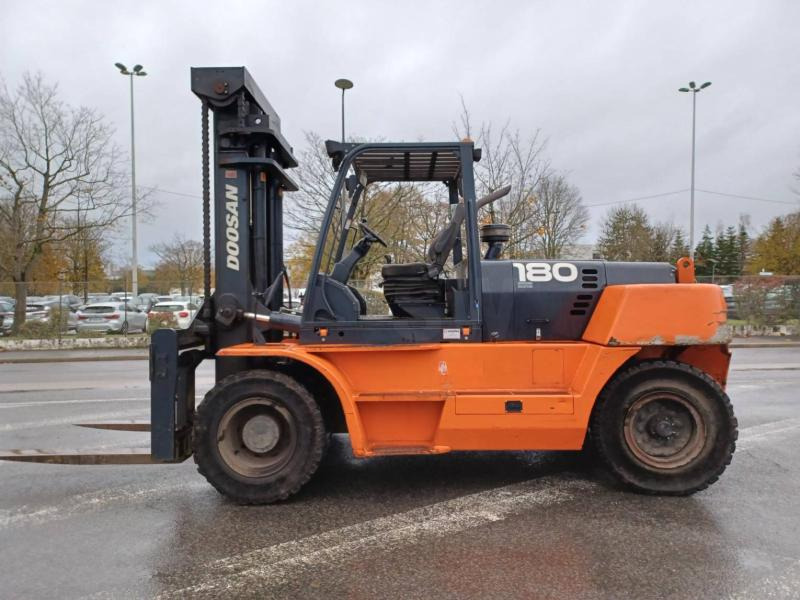 Doosan D1808-S - رافعة شوكية ديزل: صورة 5 Doosan D1808-S - رافعة شوكية ديزل: صورة 5