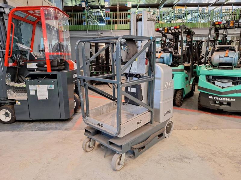 JLG 20MVL - مرفاع بصاري عمودي: صورة 2 JLG 20MVL - مرفاع بصاري عمودي: صورة 2