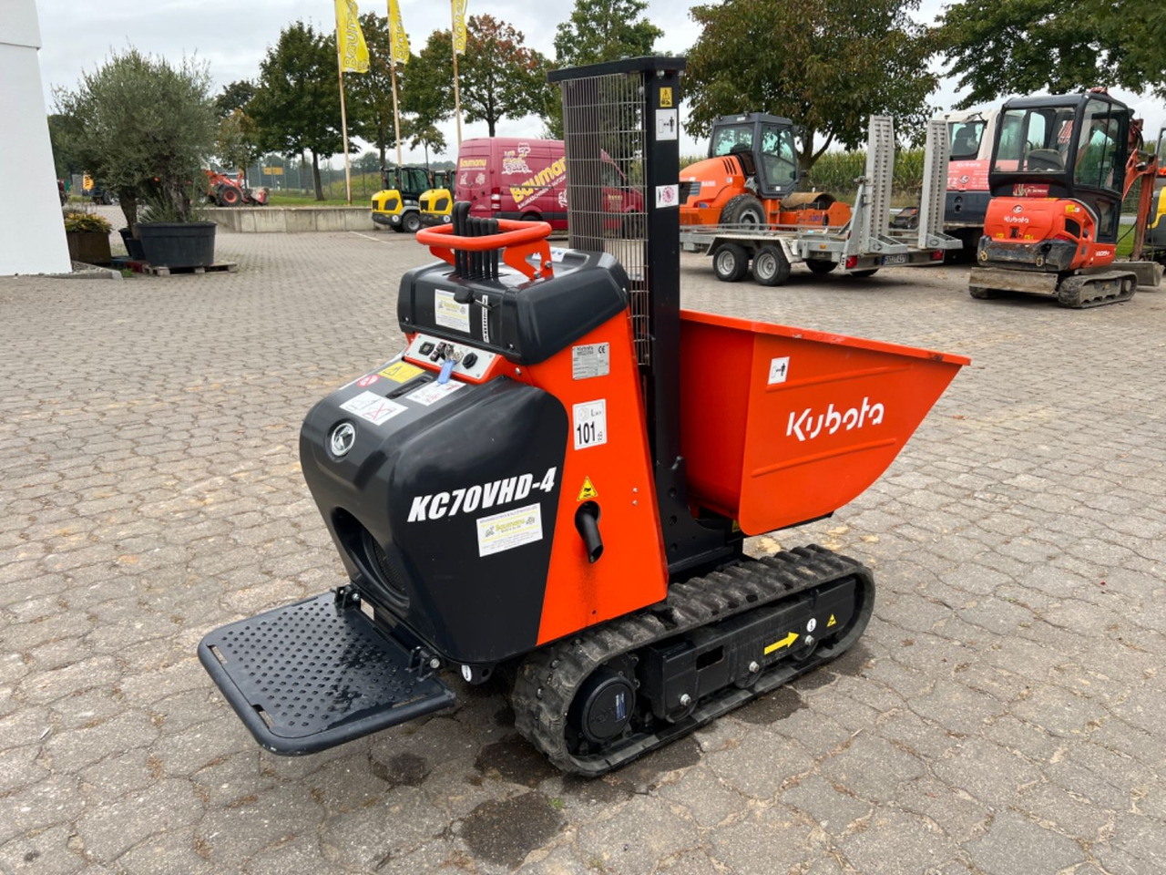 Kubota KC 70, VHD-4, mit Hochentleerung, hydr. Fahrwerk - شاحنة قلابة زاحفة: صورة 3 Kubota KC 70, VHD-4, mit Hochentleerung, hydr. Fahrwerk - شاحنة قلابة زاحفة: صورة 3