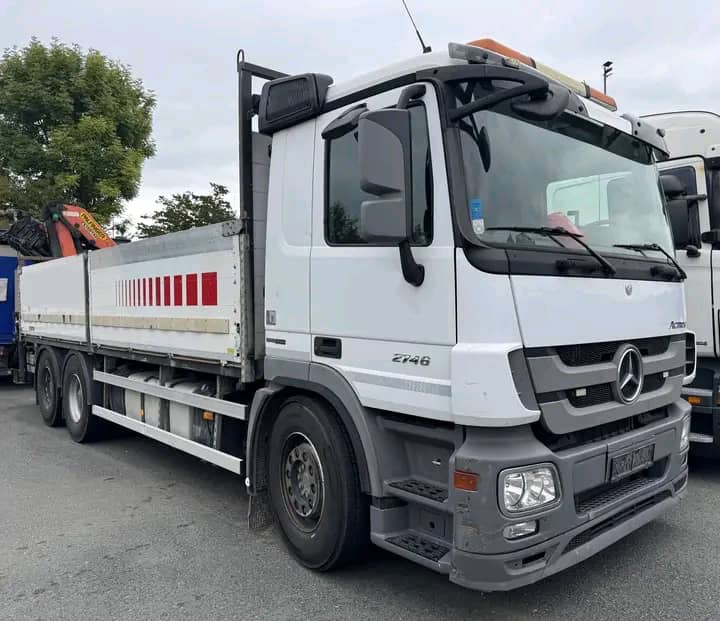 MERCEDES-BENZ Fassi Hiab Palfinger PK 18002D - شاحنة كرين: صورة 1 MERCEDES-BENZ Fassi Hiab Palfinger PK 18002D - شاحنة كرين: صورة 1