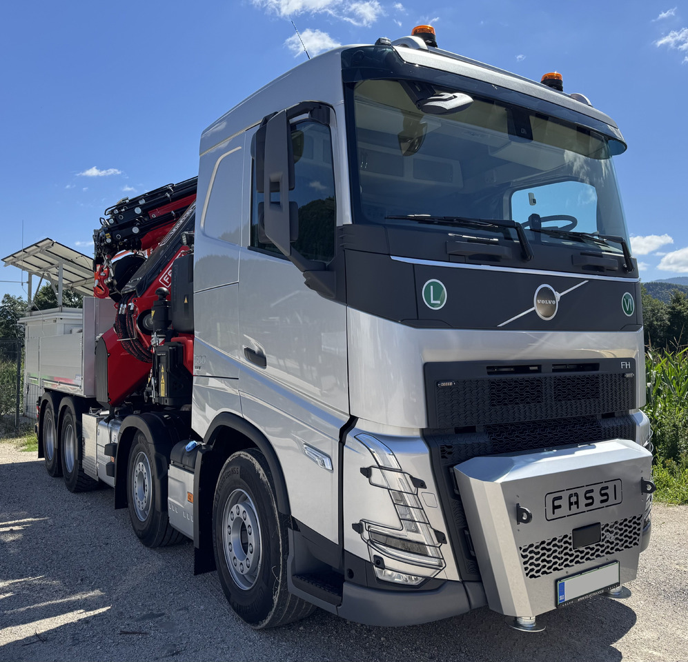 VOLVO Hiab Palfinger Fassi F1450-8 JIB-6 - شاحنة كرين: صورة 1 VOLVO Hiab Palfinger Fassi F1450-8 JIB-6 - شاحنة كرين: صورة 1
