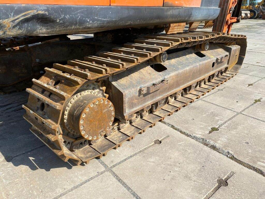 حفار زاحف Hitachi ZX350LC-6: صورة 14