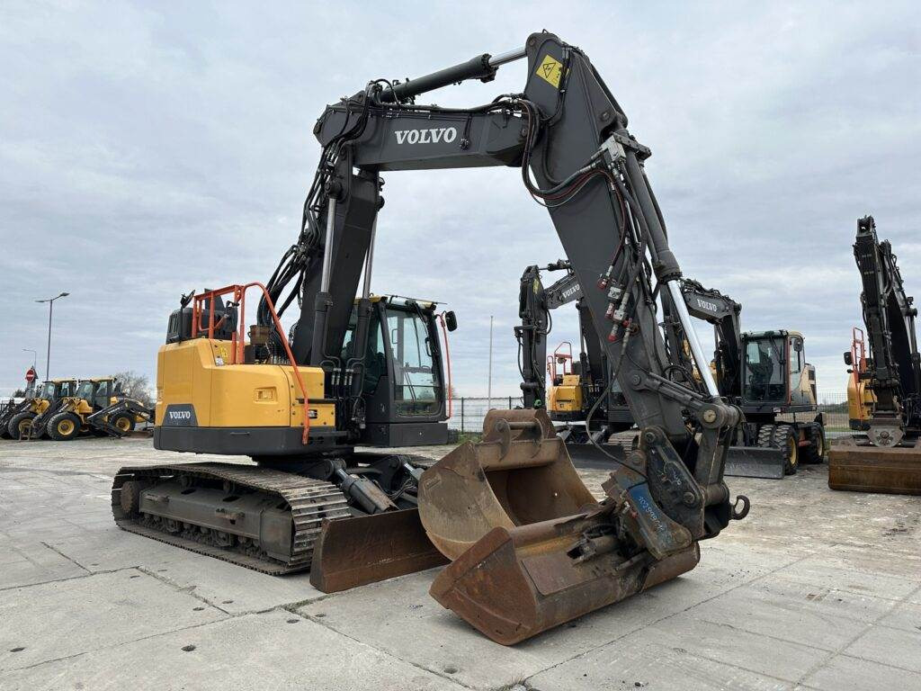 Volvo ECR235EL - حفار زاحف: صورة 1 Volvo ECR235EL - حفار زاحف: صورة 1