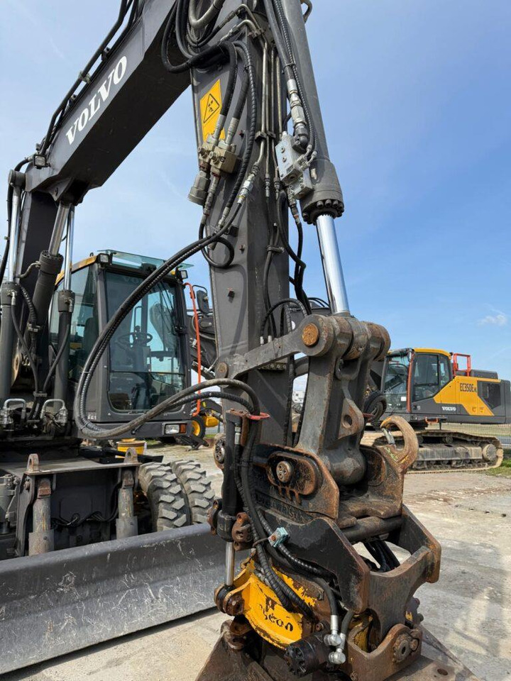 Volvo EWR150E - حفار ذو عجلات: صورة 5 Volvo EWR150E - حفار ذو عجلات: صورة 5