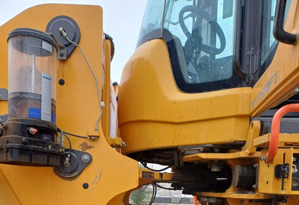 اللودر بعجل Volvo L180H: صورة 6