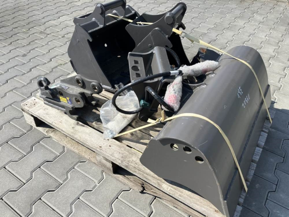 Volvo Löffelset inkl. Schnellwechsler für EC18 - لودر ذو محراث خلفي/ باكهو: صورة 3 Volvo Löffelset inkl. Schnellwechsler für EC18 - لودر ذو محراث خلفي/ باكهو: صورة 3