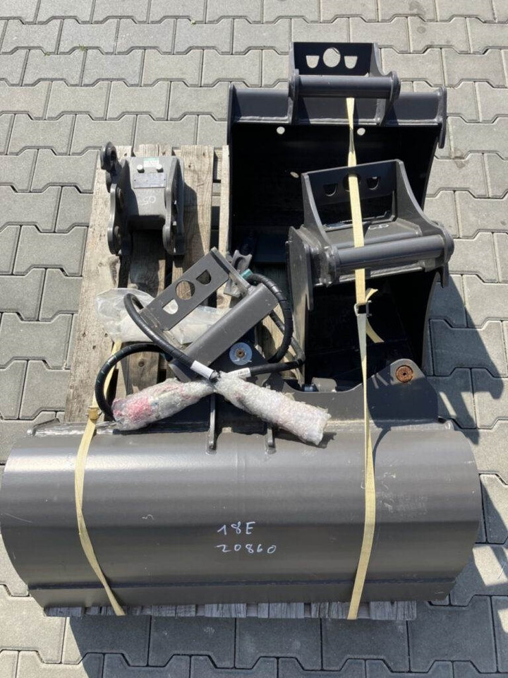 Volvo Löffelset inkl. Schnellwechsler für EC18 - لودر ذو محراث خلفي/ باكهو: صورة 5 Volvo Löffelset inkl. Schnellwechsler für EC18 - لودر ذو محراث خلفي/ باكهو: صورة 5