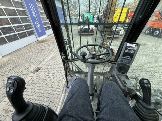 CAT M318D Mobilbagger *9.235 h *Schnellw. *Greifer - حفار ذو عجلات: صورة 3 CAT M318D Mobilbagger *9.235 h *Schnellw. *Greifer - حفار ذو عجلات: صورة 3