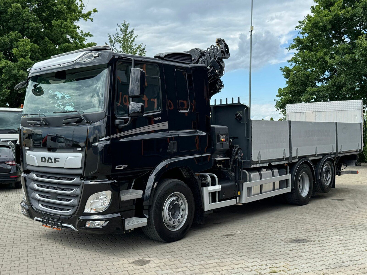 DAF CF 450 FAN 6x2 Pritsche mit Kran HIAB 188 E-6 - شاحنات مسطحة, شاحنة كرين: صورة 2 DAF CF 450 FAN 6x2 Pritsche mit Kran HIAB 188 E-6 - شاحنات مسطحة, شاحنة كرين: صورة 2