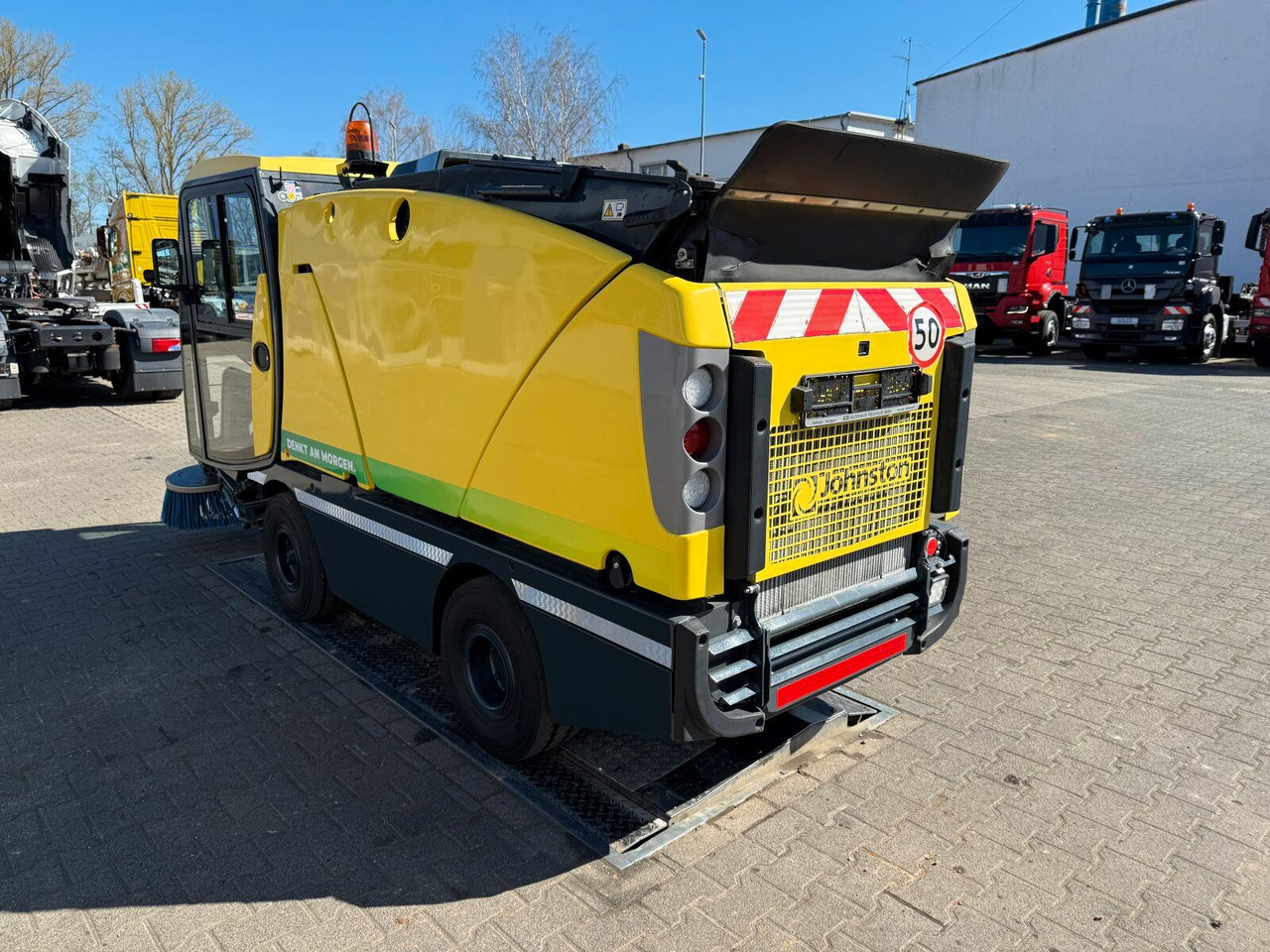 Johnston C202 Kleinkehrmaschine 2 M³ - 6.000 h - سياره كنس شوارع: صورة 5 Johnston C202 Kleinkehrmaschine 2 M³ - 6.000 h - سياره كنس شوارع: صورة 5