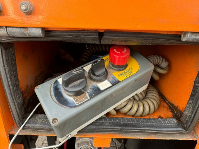 MAN TGL 12.220 4x2 BL Kehrmaschine Viajet 5RHS - سياره كنس شوارع: صورة 4 MAN TGL 12.220 4x2 BL Kehrmaschine Viajet 5RHS - سياره كنس شوارع: صورة 4