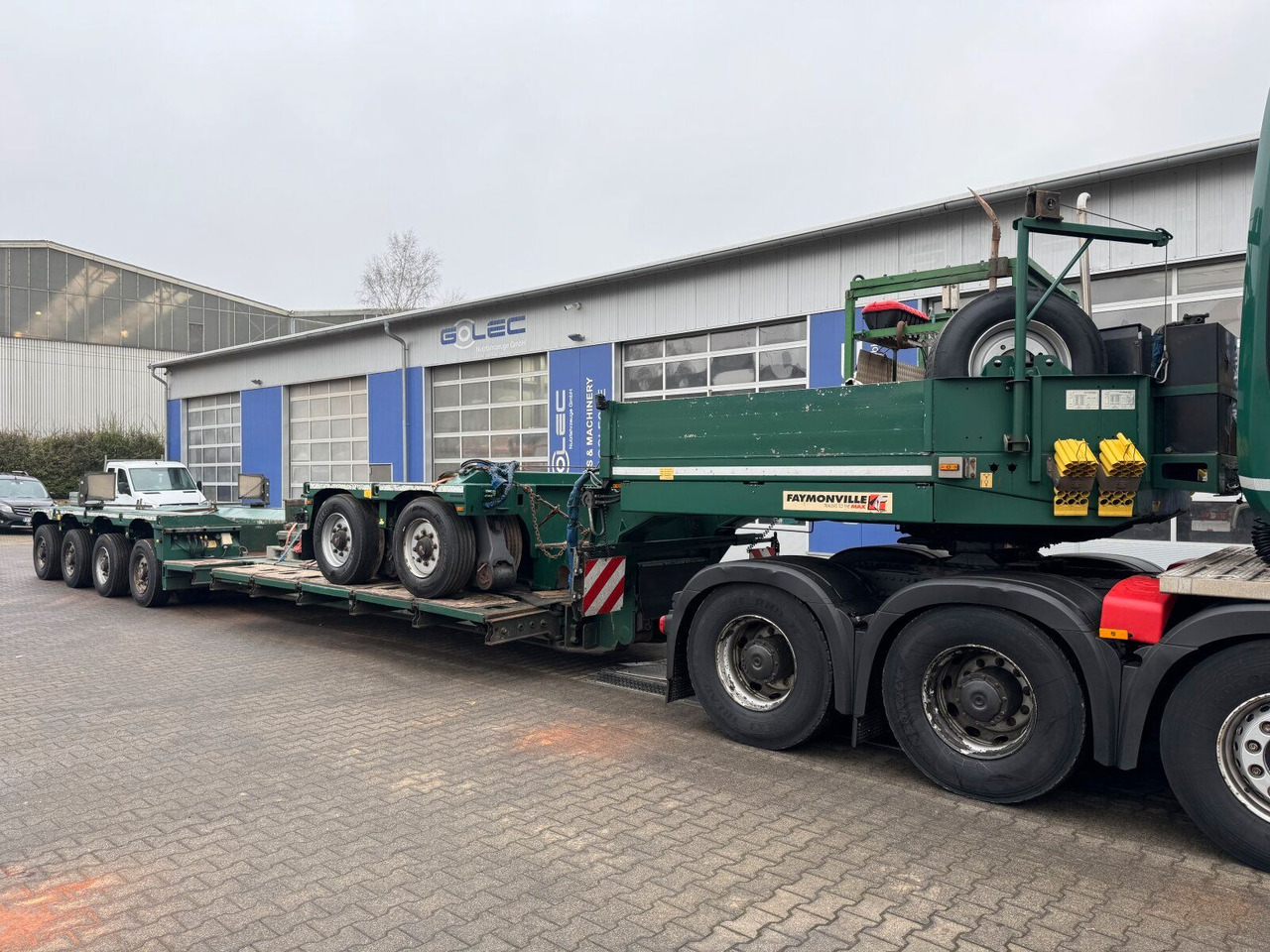 Mercedes-Benz ACTROS 4163 8x4 Schwerlast +Tieflader 4+2 *83 T - مقطورة السحب: صورة 3 Mercedes-Benz ACTROS 4163 8x4 Schwerlast +Tieflader 4+2 *83 T - مقطورة السحب: صورة 3