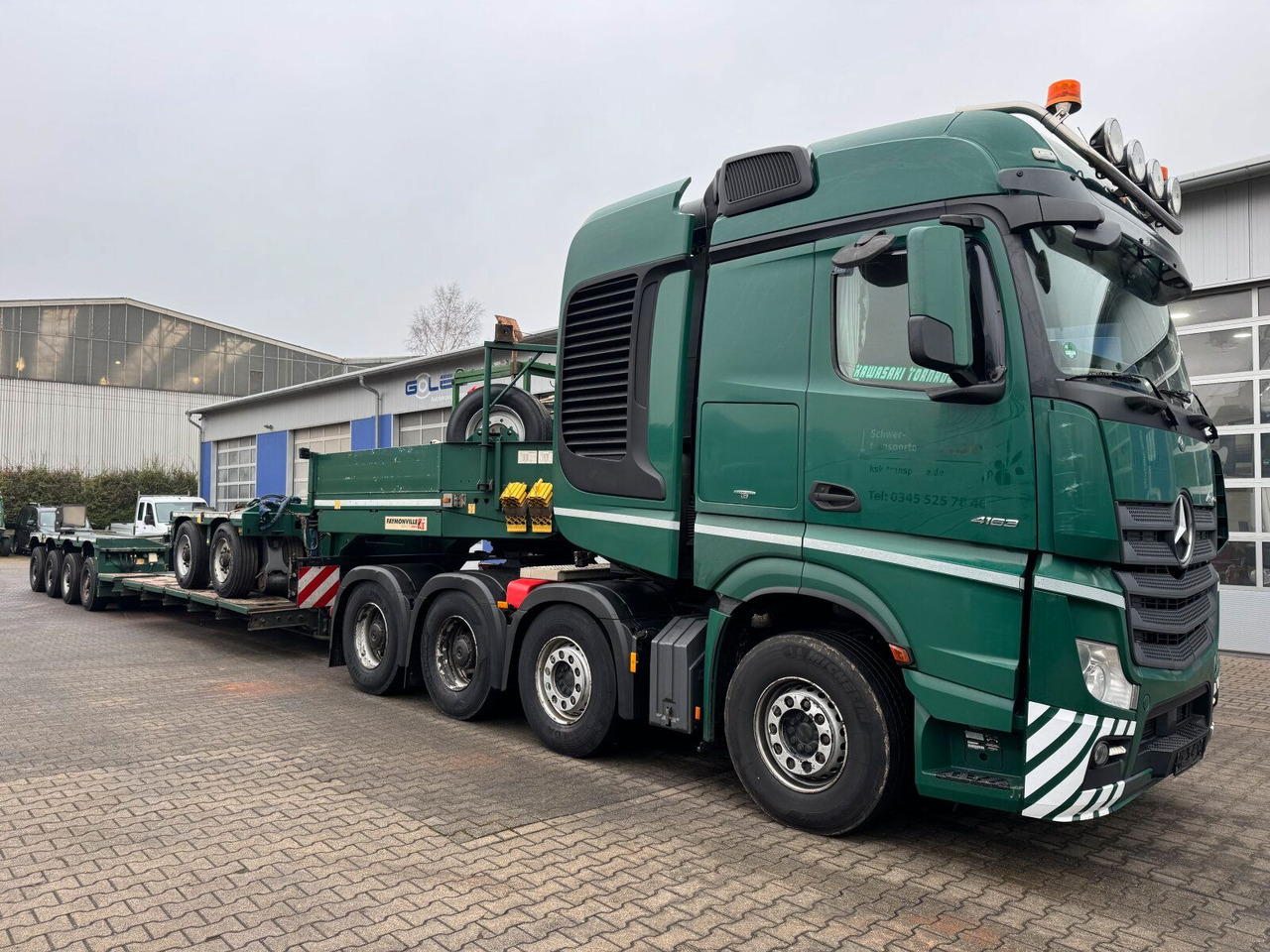Mercedes-Benz ACTROS 4163 8x4 Schwerlast +Tieflader 4+2 *83 T - مقطورة السحب: صورة 1 Mercedes-Benz ACTROS 4163 8x4 Schwerlast +Tieflader 4+2 *83 T - مقطورة السحب: صورة 1