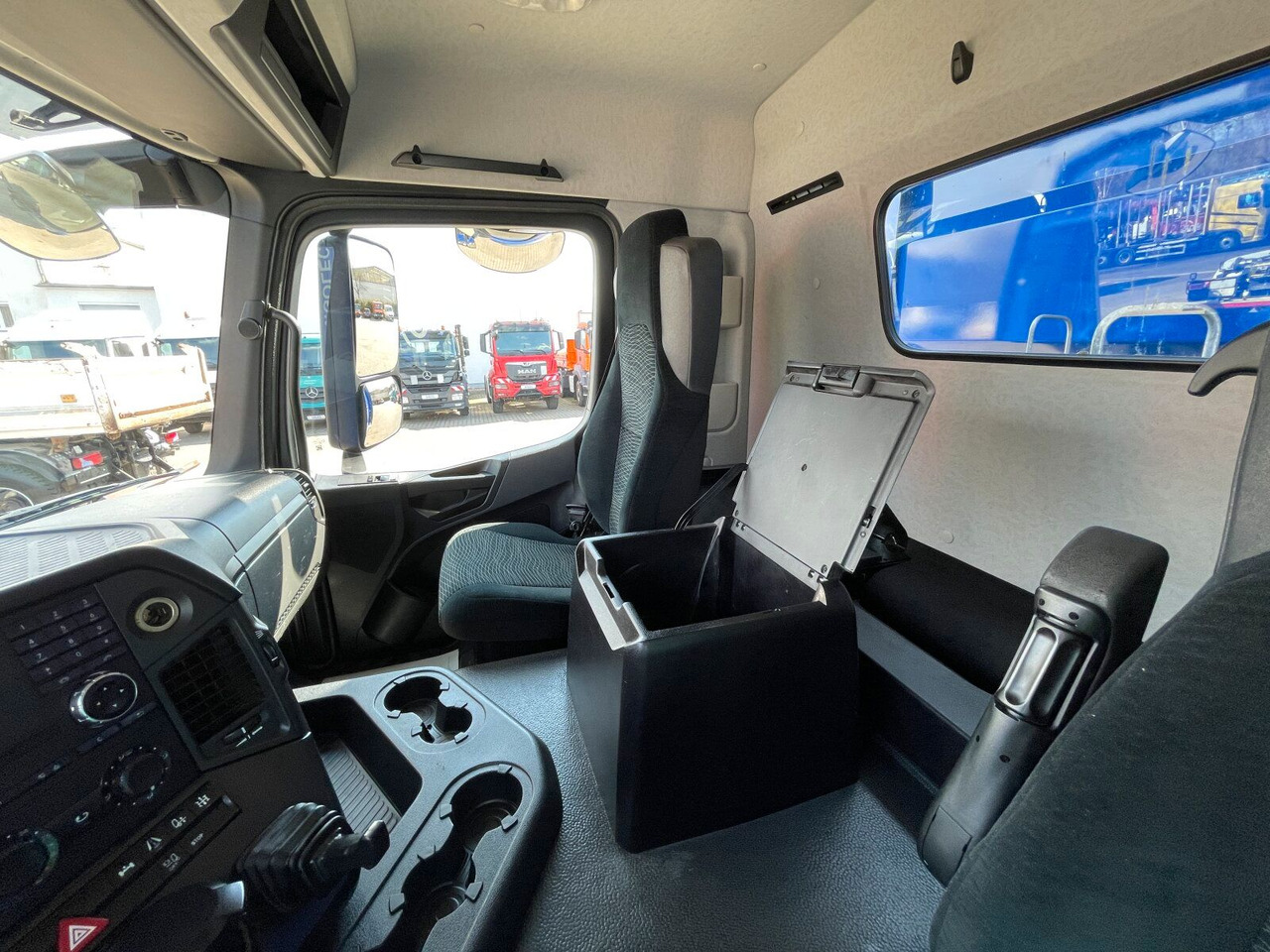 شاحنة قلاب, شاحنة كرين Mercedes-Benz AROCS 2536 6x2*4 Kipper Kran HIAB: صورة 22