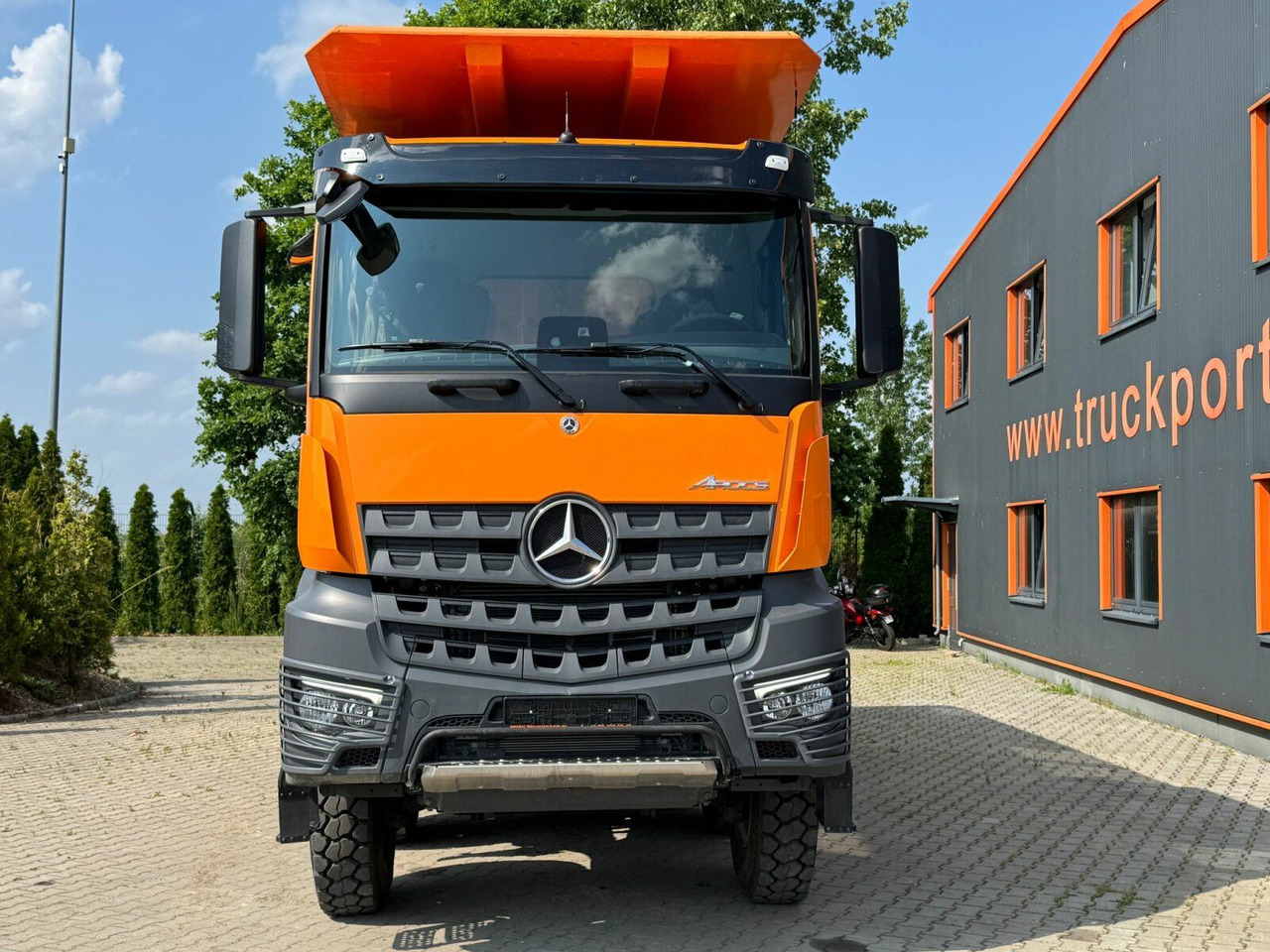 Mercedes-Benz AROCS 4851 8x6 Euro 6 Gesteinkipper MEILLER 25m³ - شاحنة قلاب: صورة 3 Mercedes-Benz AROCS 4851 8x6 Euro 6 Gesteinkipper MEILLER 25m³ - شاحنة قلاب: صورة 3