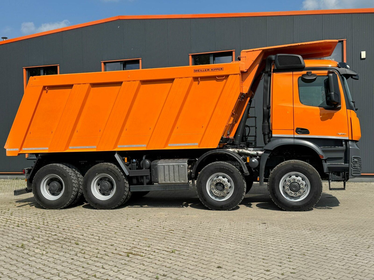 Mercedes-Benz AROCS 4851 8x6 Euro 6 Gesteinkipper MEILLER 25m³ - شاحنة قلاب: صورة 4 Mercedes-Benz AROCS 4851 8x6 Euro 6 Gesteinkipper MEILLER 25m³ - شاحنة قلاب: صورة 4