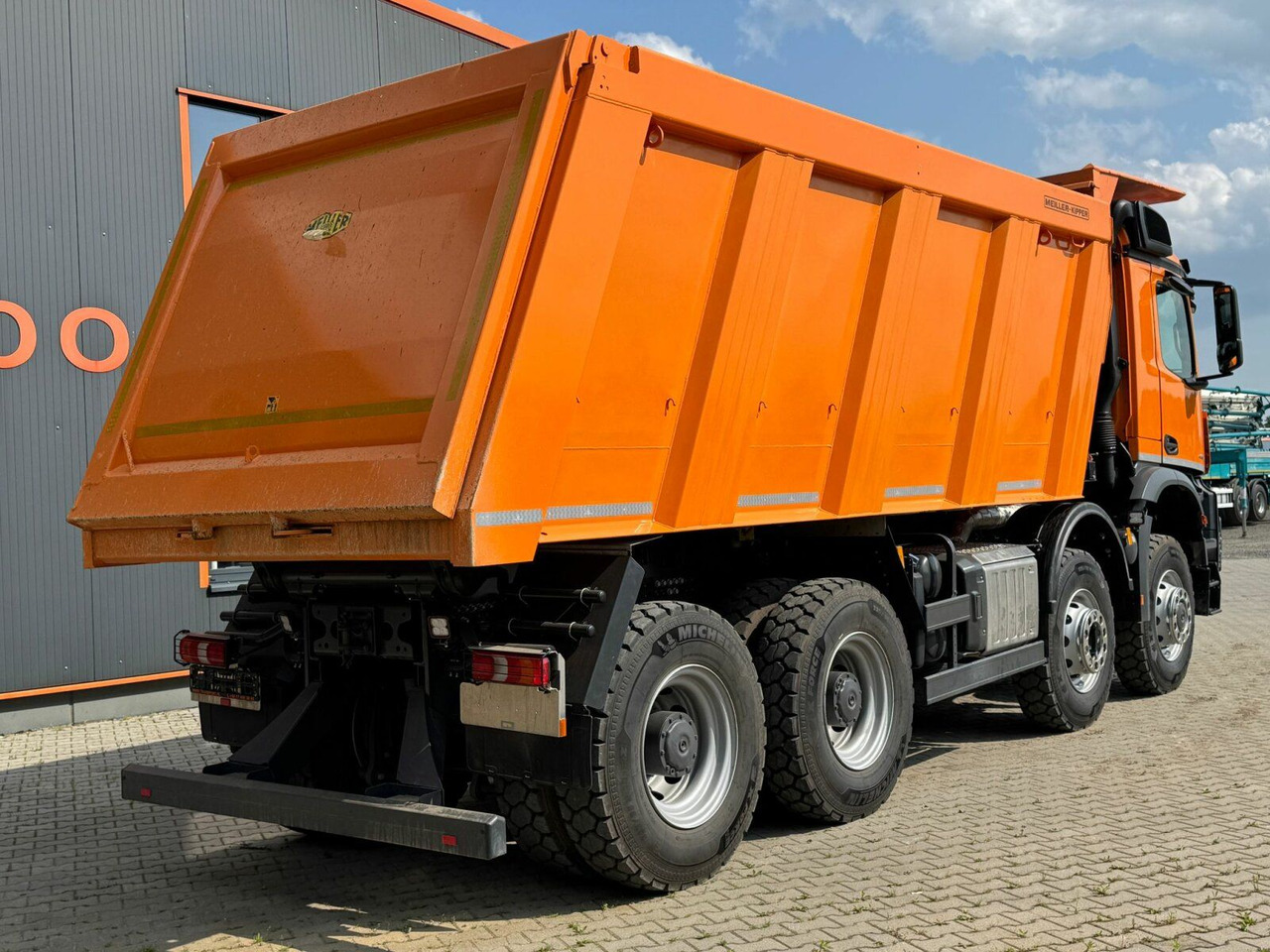 Mercedes-Benz AROCS 4851 8x6 Euro 6 Gesteinkipper MEILLER 25m³ - شاحنة قلاب: صورة 5 Mercedes-Benz AROCS 4851 8x6 Euro 6 Gesteinkipper MEILLER 25m³ - شاحنة قلاب: صورة 5