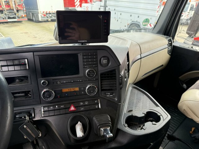 Mercedes-Benz Actros 4x2 Pritsche Plane Laderampe + Anhänger - شاحنة ذات ستائر جانبية: صورة 3 Mercedes-Benz Actros 4x2 Pritsche Plane Laderampe + Anhänger - شاحنة ذات ستائر جانبية: صورة 3