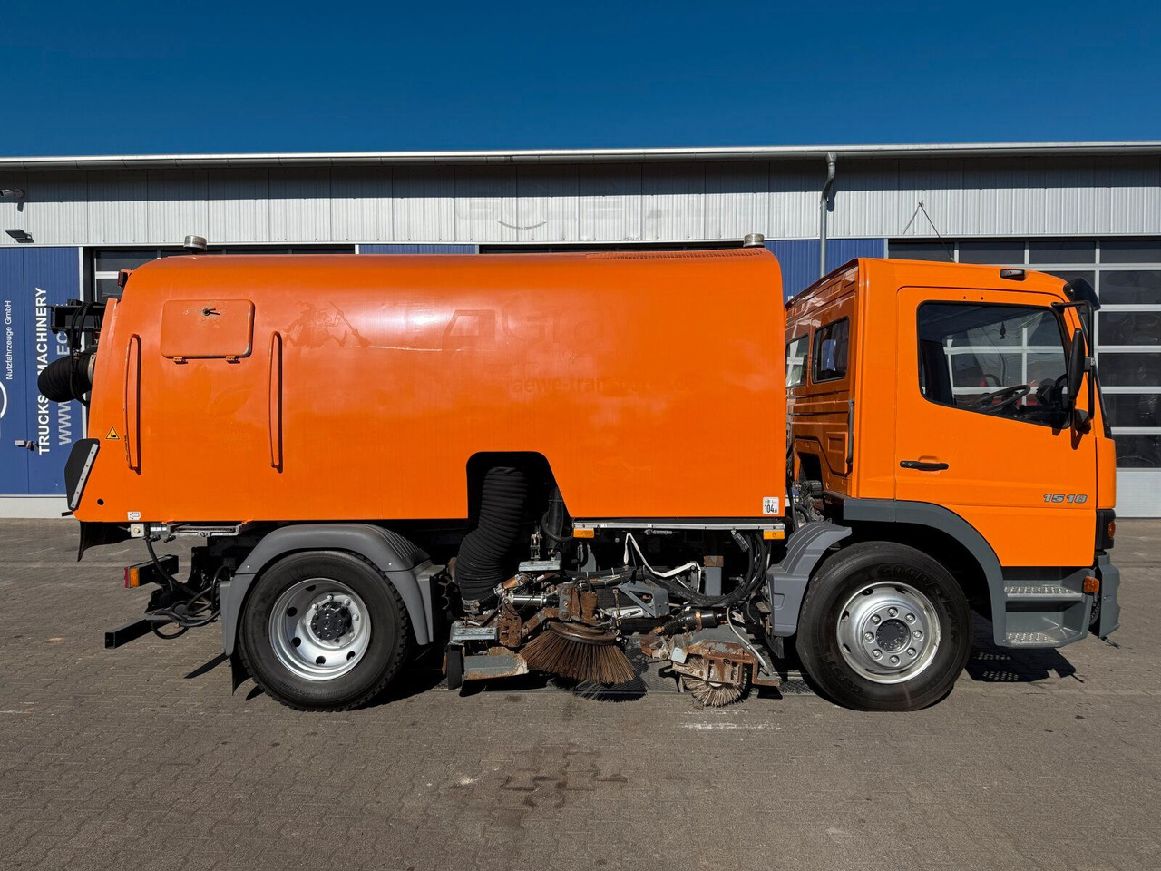Mercedes-Benz Atego 1518 4x2 Kehrmaschine Bucher 500 - سياره كنس شوارع: صورة 2 Mercedes-Benz Atego 1518 4x2 Kehrmaschine Bucher 500 - سياره كنس شوارع: صورة 2