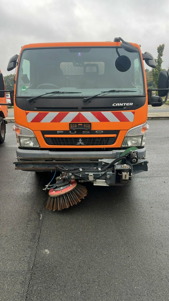 Mitsubishi Canter FUSO Kehrmaschine BROCK SL140 4 m³ - سياره كنس شوارع: صورة 4 Mitsubishi Canter FUSO Kehrmaschine BROCK SL140 4 m³ - سياره كنس شوارع: صورة 4