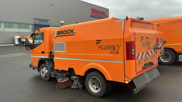 Mitsubishi Canter FUSO Kehrmaschine BROCK SL140 4 m³ - سياره كنس شوارع: صورة 1 Mitsubishi Canter FUSO Kehrmaschine BROCK SL140 4 m³ - سياره كنس شوارع: صورة 1