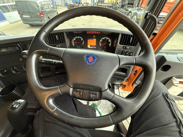 Scania P230 Kehrmaschine Johnston VT605- 6 M³ - سياره كنس شوارع: صورة 2 Scania P230 Kehrmaschine Johnston VT605- 6 M³ - سياره كنس شوارع: صورة 2