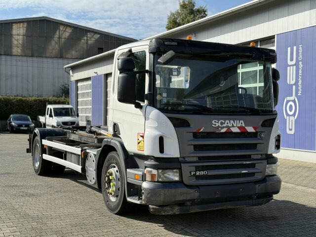 Scania P280 4x2 Abrollkipper Palfinger Knickhaken T15A - شاحنة برافعة خطافية: صورة 1 Scania P280 4x2 Abrollkipper Palfinger Knickhaken T15A - شاحنة برافعة خطافية: صورة 1