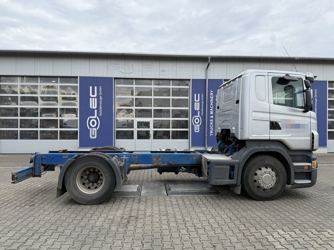 Scania R 420 Tankwagen ADR Fahrgestell Retarder Volluft - شاحنة بهيكل معدني للمقصورة: صورة 2 Scania R 420 Tankwagen ADR Fahrgestell Retarder Volluft - شاحنة بهيكل معدني للمقصورة: صورة 2