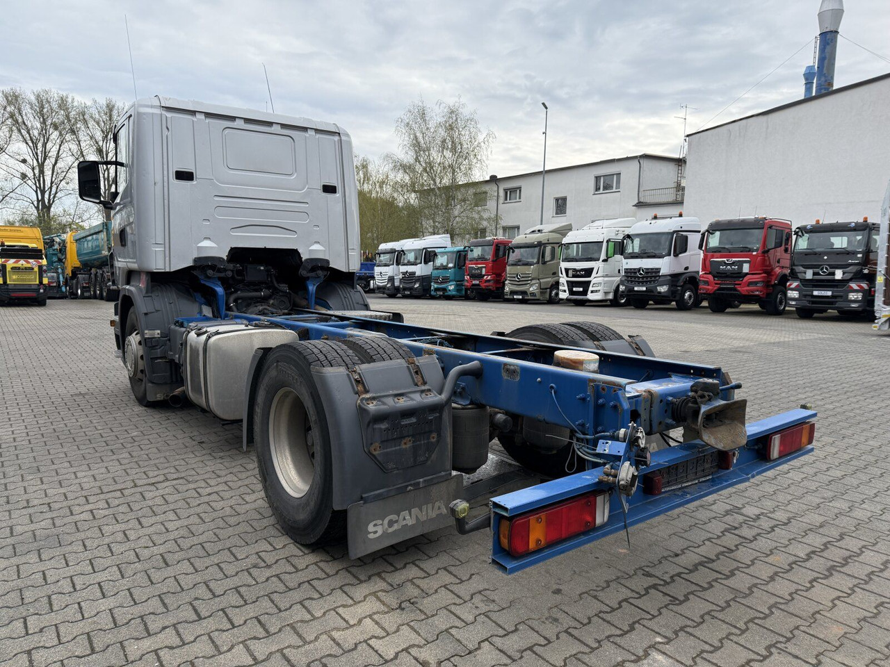 Scania R 420 Tankwagen ADR Fahrgestell Retarder Volluft - شاحنة بهيكل معدني للمقصورة: صورة 5 Scania R 420 Tankwagen ADR Fahrgestell Retarder Volluft - شاحنة بهيكل معدني للمقصورة: صورة 5