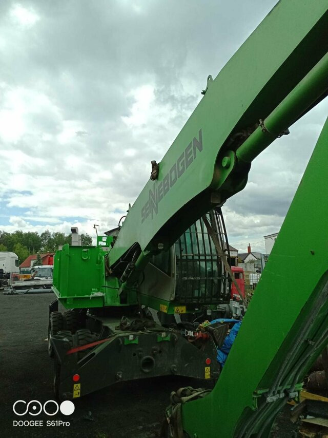 Sennebogen 818-E Umschlagbagger - 83 Ton - mit Greifer - حفار ذو عجلات: صورة 4 Sennebogen 818-E Umschlagbagger - 83 Ton - mit Greifer - حفار ذو عجلات: صورة 4