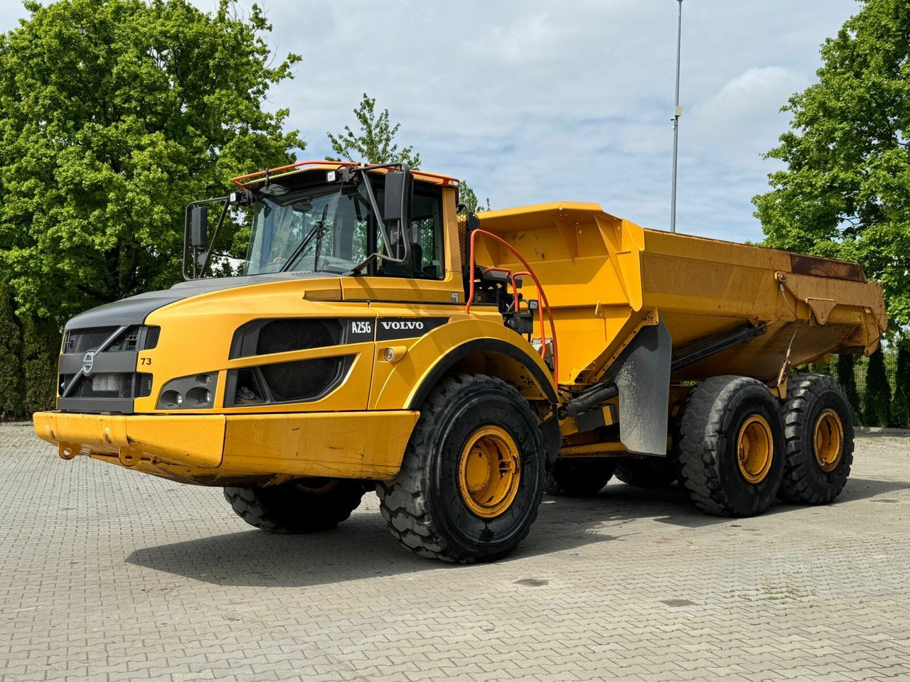 Volvo A25G Dumper 22,5 Ton 11.361 Stunden Volvo A25G Dumper 22,5 Ton 11.361 Stunden - شاحنة مفصلية: صورة 2 Volvo A25G Dumper 22,5 Ton 11.361 Stunden Volvo A25G Dumper 22,5 Ton 11.361 Stunden - شاحنة مفصلية: صورة 2