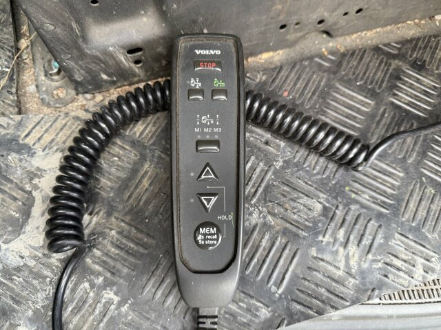 Volvo FH 510 8x4 Holztransporter Kran PENZ *Anhänger - شاحنة قطع الأشجار, شاحنة كرين: صورة 4 Volvo FH 510 8x4 Holztransporter Kran PENZ *Anhänger - شاحنة قطع الأشجار, شاحنة كرين: صورة 4