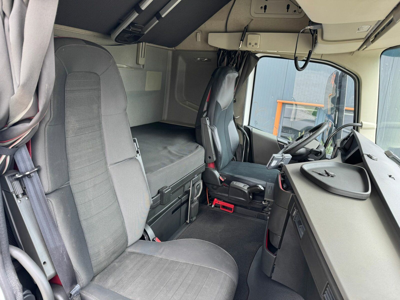 شاحنة برافعة خطافية Volvo FH 540 6x2 Abrollkipper MEILLER RK 26.67: صورة 18
